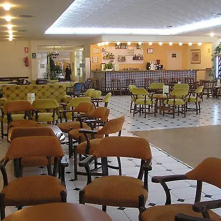 克里什塔尔酒店 托雷莫利诺斯