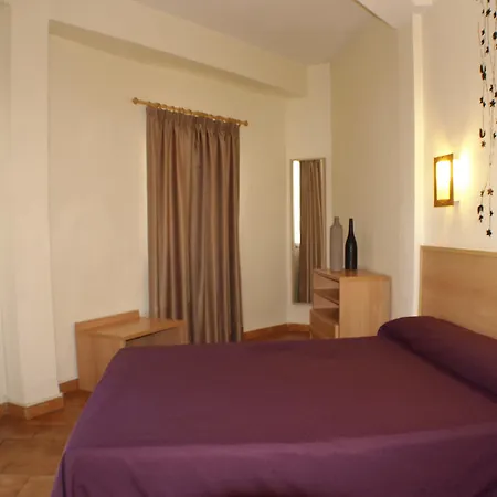 克里什塔尔酒店 3*