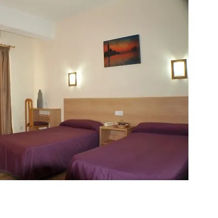 克里什塔尔酒店 3*