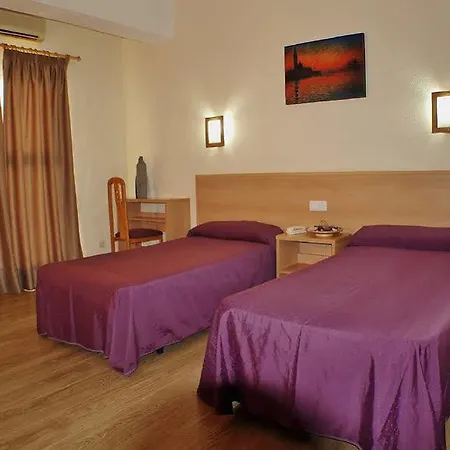 克里什塔尔酒店 酒店 3*